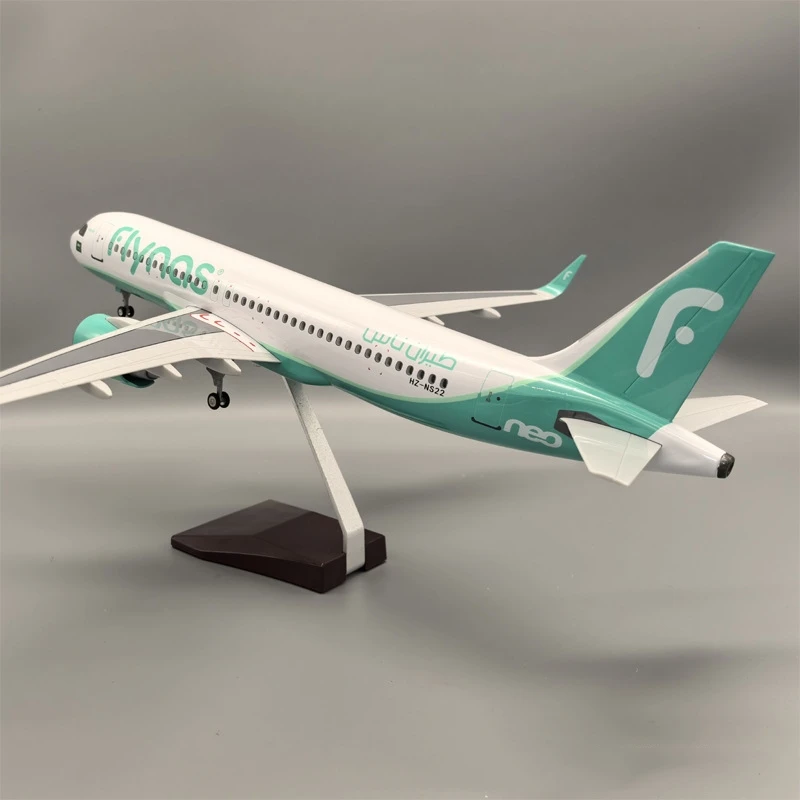 Фото Игрушечный самолет в масштабе 47 см. Самолет Fl 활 Airbus Самолет Саудовская связь A320neo Модель литья под давлением из смолы Samolot W Коллекция светодиодных дисплеев №4