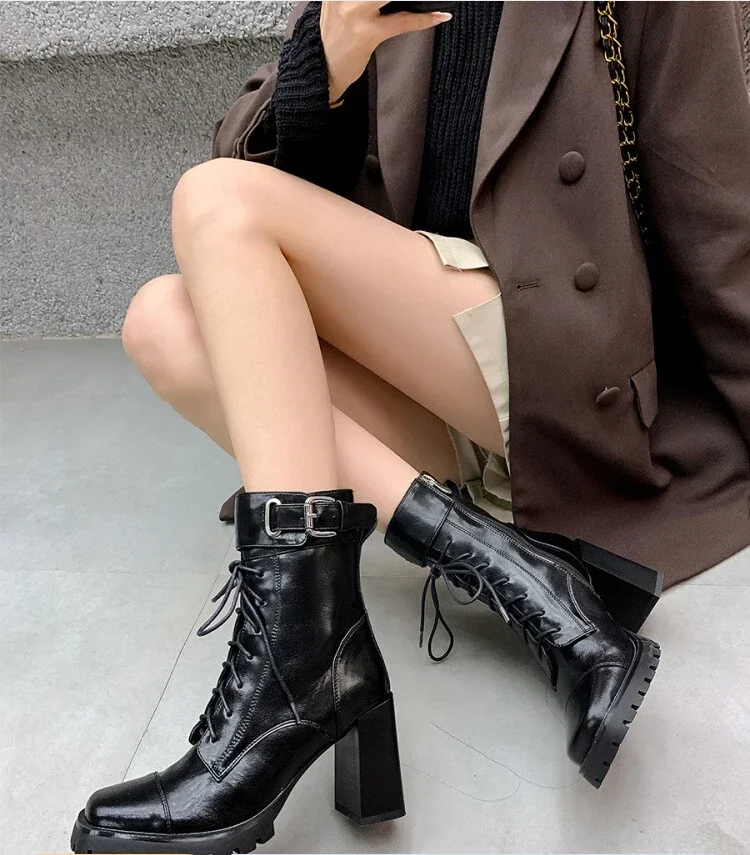 Ботильоны на блочном каблуке с квадратным носком и шнуровкой боковая молния