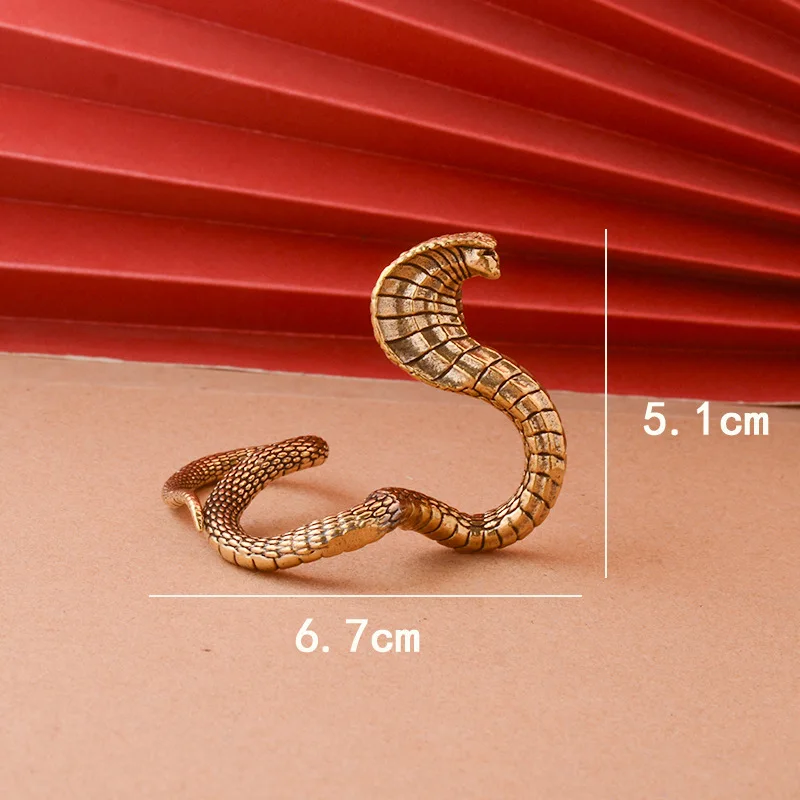 Металлическая статуэтка cobra king