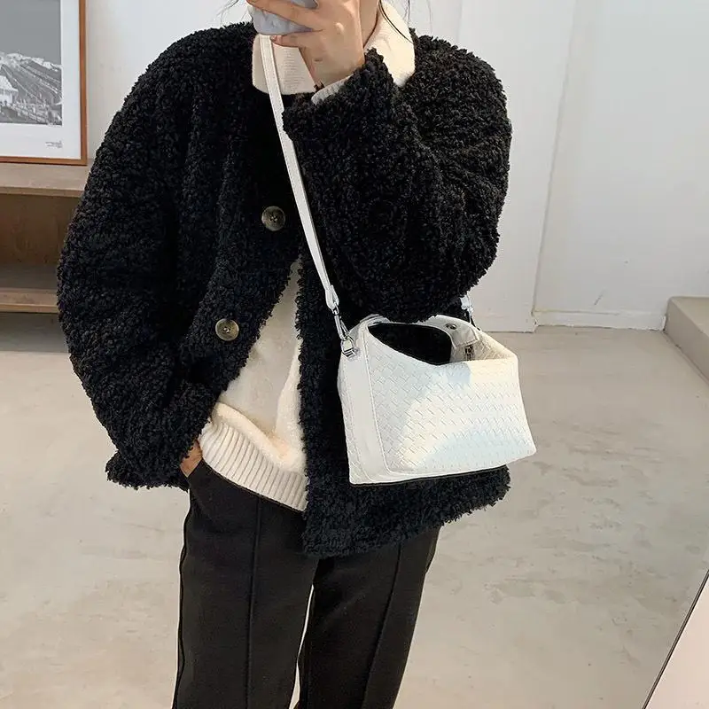 

High-quality Personality Niche Design Bag Women2022Korean Fashion Small Handbag Mini Shoulder Bag All-match Messenger Woven Bag