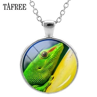 new hot sale pet lizard animal round pendants necklace unique style cabochon dome elegant jewelry for birthday gift qf747