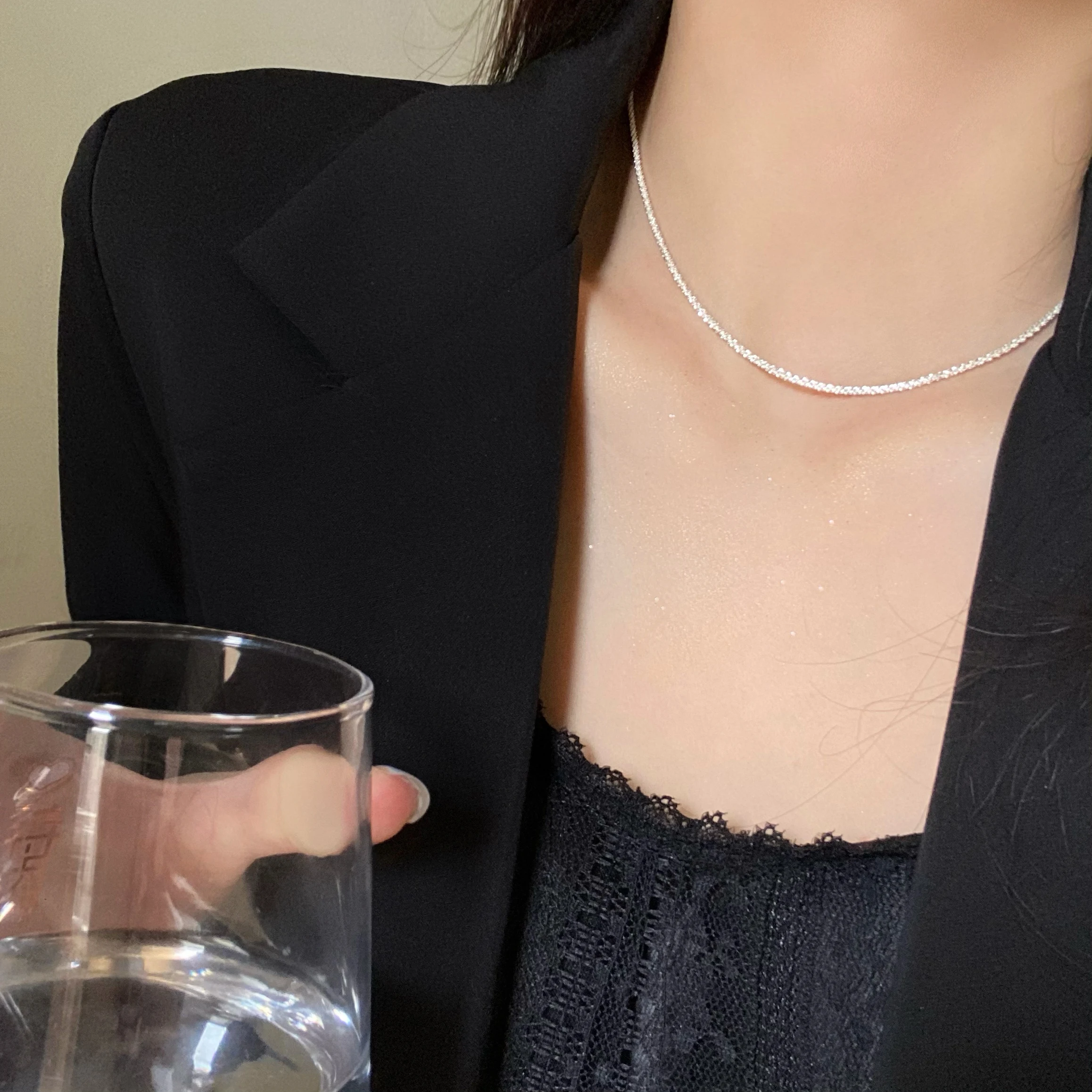

Sparkling Simple Necklace Women's Summer Light Luxury Niche Design High-End Element Chain 2023 New Collarbone Jewelry