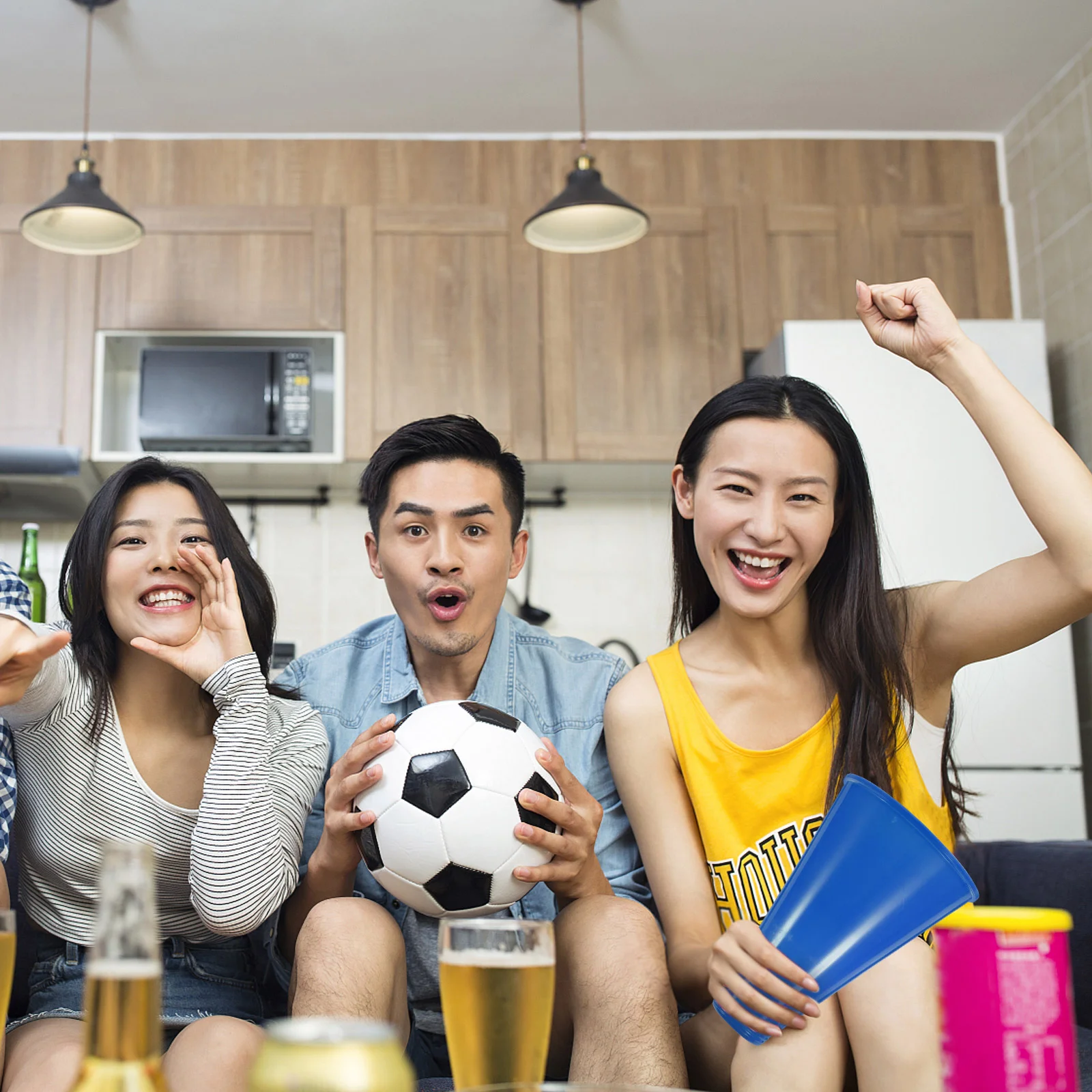 

2PCS Party Noisemaker Game Megaphones Cheer Megaphones Plastic Megaphones