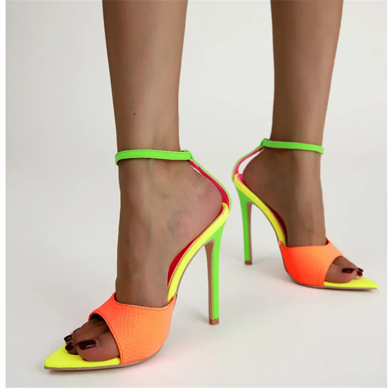 

2022 Sexy Summer Women Sandals Ankle Buckle Size 35-41 Muller High Heels Sandals Pointed Toe Colorblock Designer Ladies Sandals