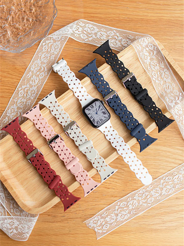 

Christmas Style Snowflakes Soft Silicone Sport Band For Apple Watch 41mm 45mm Rubber Watchband Strap For iWatch 7 SE 6 5 4 3 2