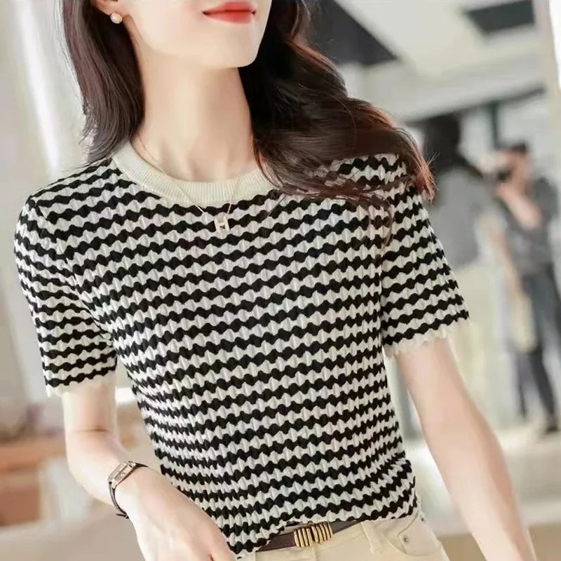 

Women's worsted sweater black and white color contrast short-sleeved thin round neck half-sleeved foreign stripe T-shirt