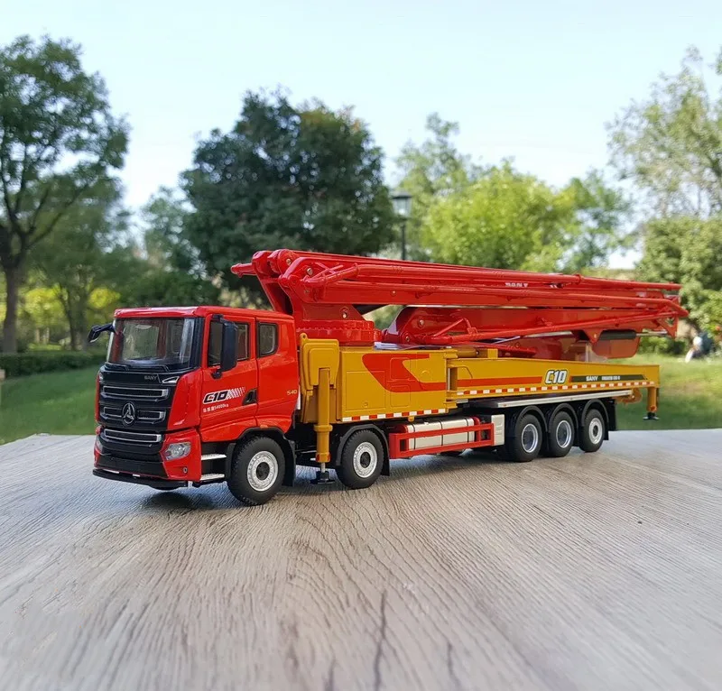 

Collectible Alloy Model Gift 1:35 Scale SANY 67m 670C10 Concrete Pump Truck Tractor Engineering Machinery DieCast Toy Model