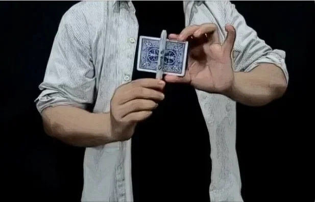 Крыло Аде Рахмата - Фокусы