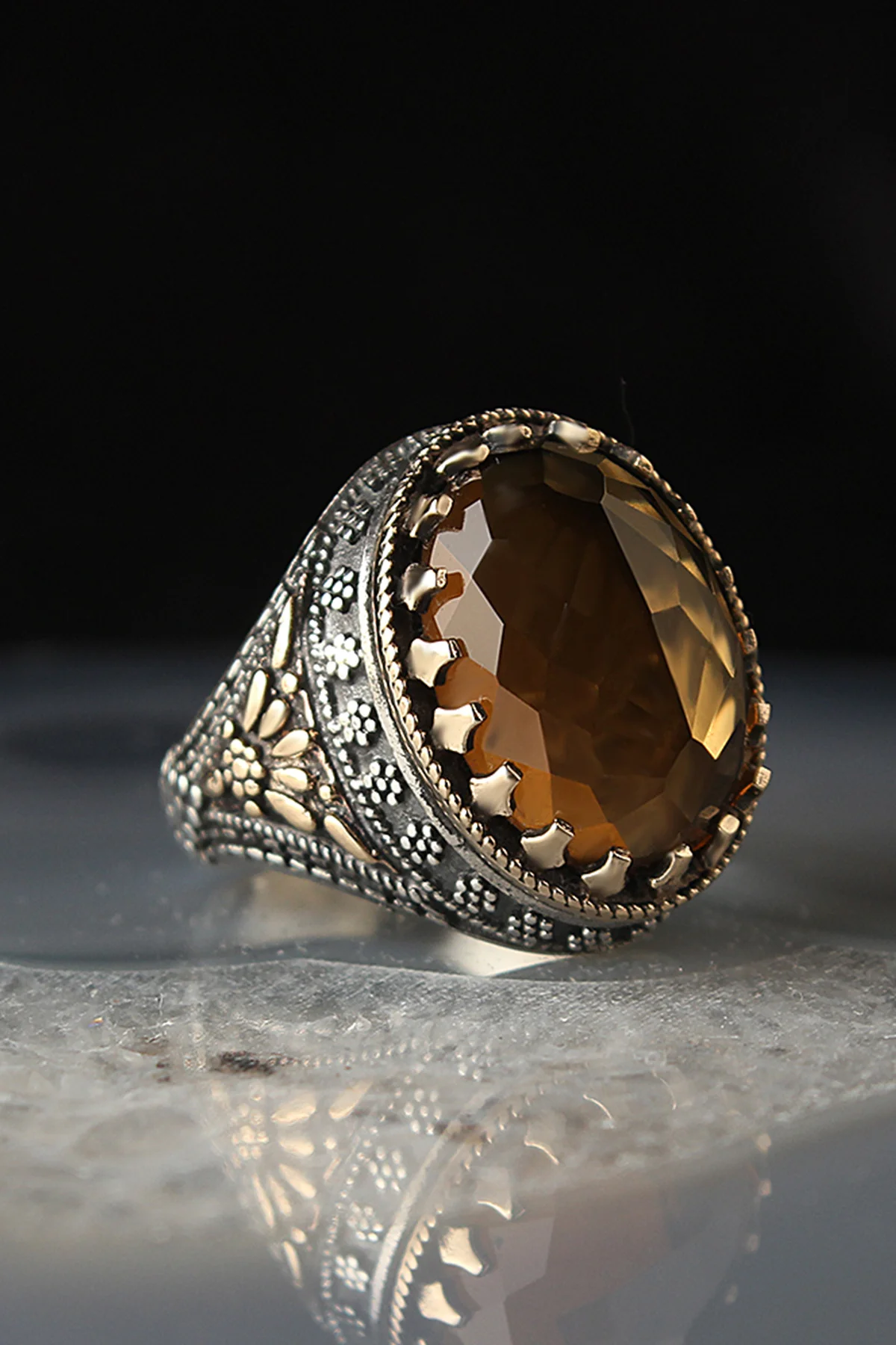 

Мужское серебряное кольцо с кварцевым камнем