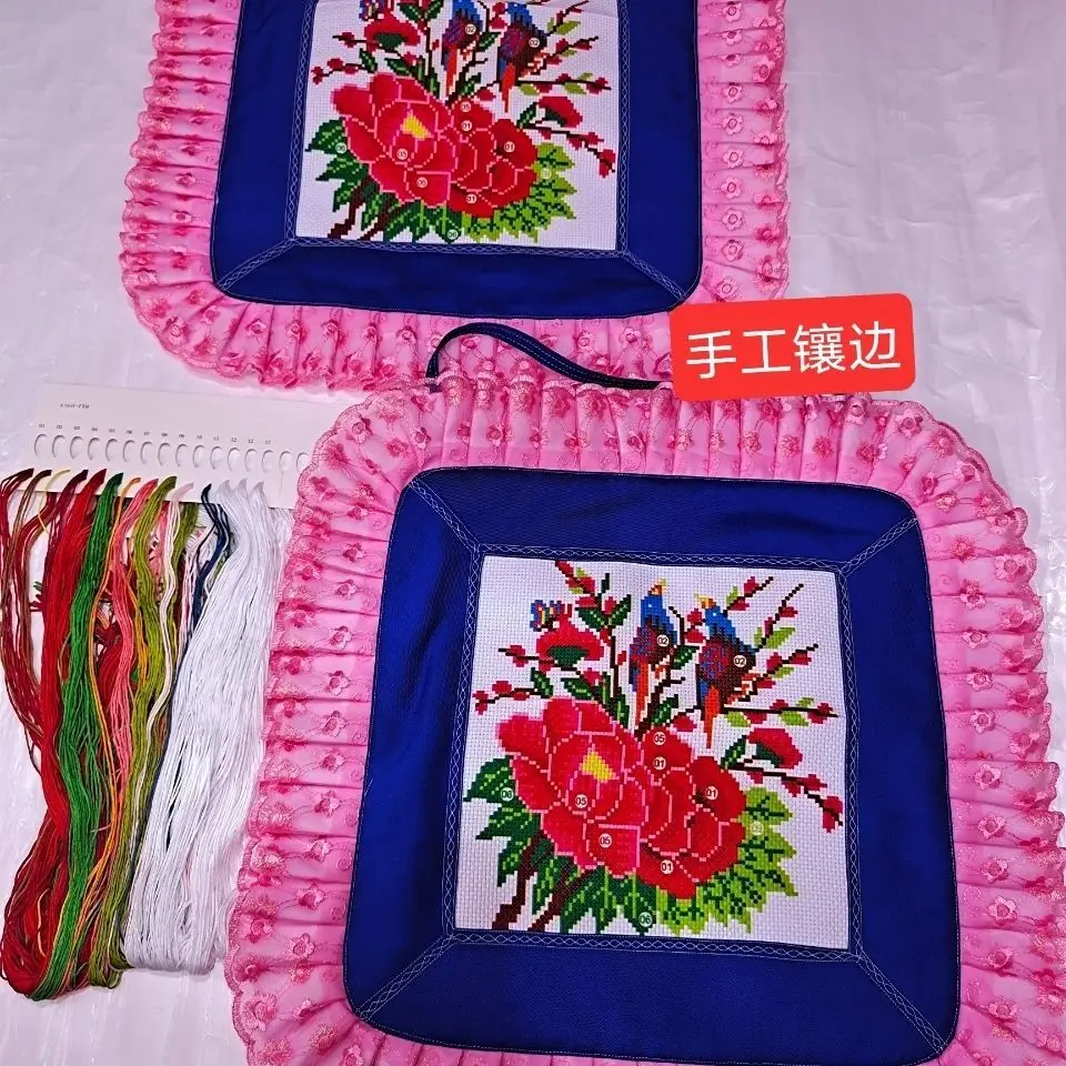 Подушка для дивана ручной работы с вышивкой крестиком 2 предмета по