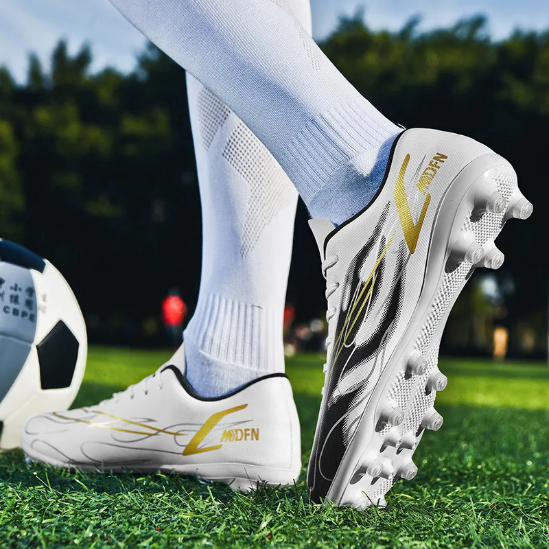 New Blue Men Football Shoes Comfortable Anti-slip Children's Football Sneaker Breathable Men's Soccer Shoes Zapatos De Futbol