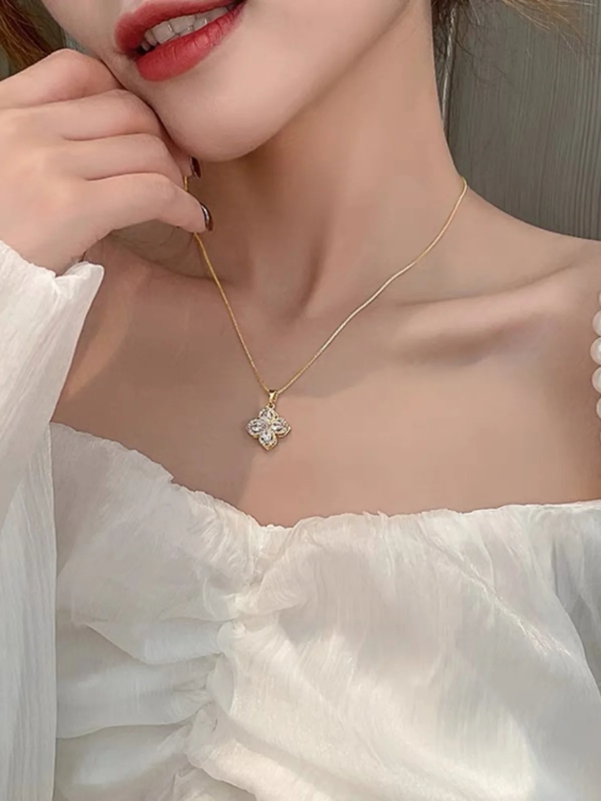 Аутлеты Брендовый дисконтный магазин Вынуть из шкафа Распродажа Выбор утечек