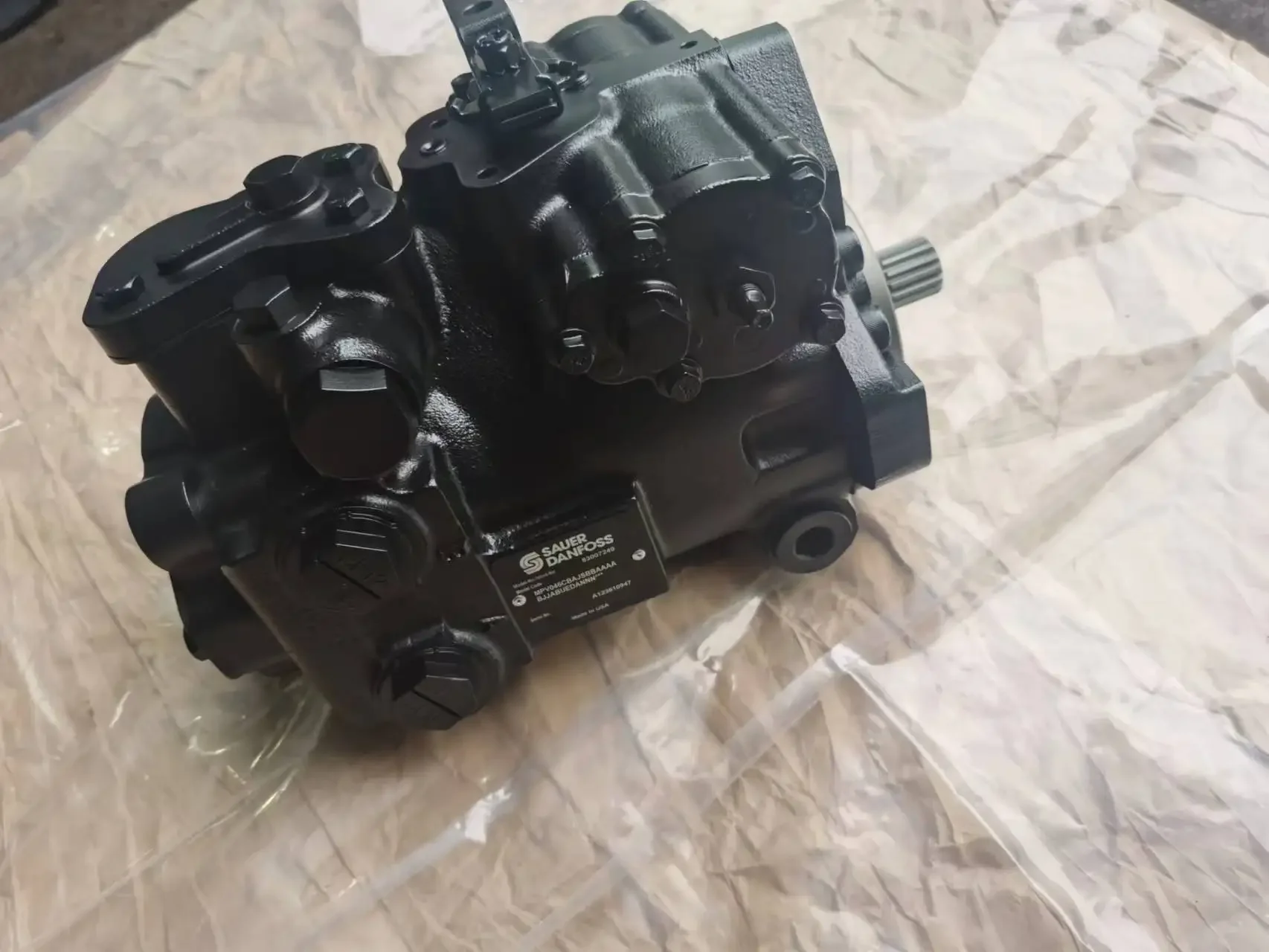 MPV046 MPV046CBAJSBBAAAABJABUEDANNN A 1236010947 Гидравлический поршневой двигатель Sauer MPT044 MPT046