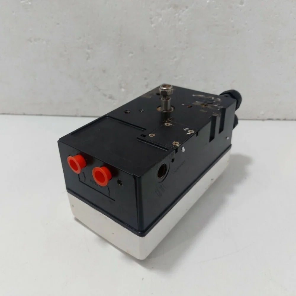Новый оригинальный цифровой позиционер Flowserve Logix серии 510si 510si-15-W1DSE-00F0-000 на складе
