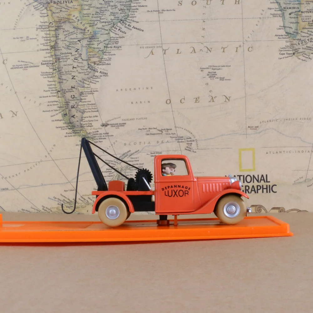 

Hot Classic Herge Comic Le Crabe Aux Pinces D'or Aventures Tintin Tow Truck Metal Model Figure Original Collect Gift