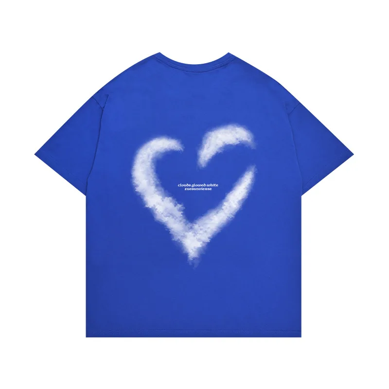 

Мужская и женская футболка с коротким рукавом, принтом в виде облаков