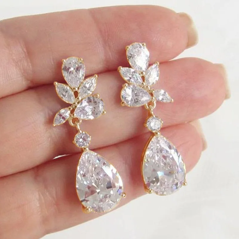 

Huitan Transparent Cubic Zirconia Dangle Earrings Women for Engagement Wedding Graceful Lady's Earrings Party Fashion Jewelry