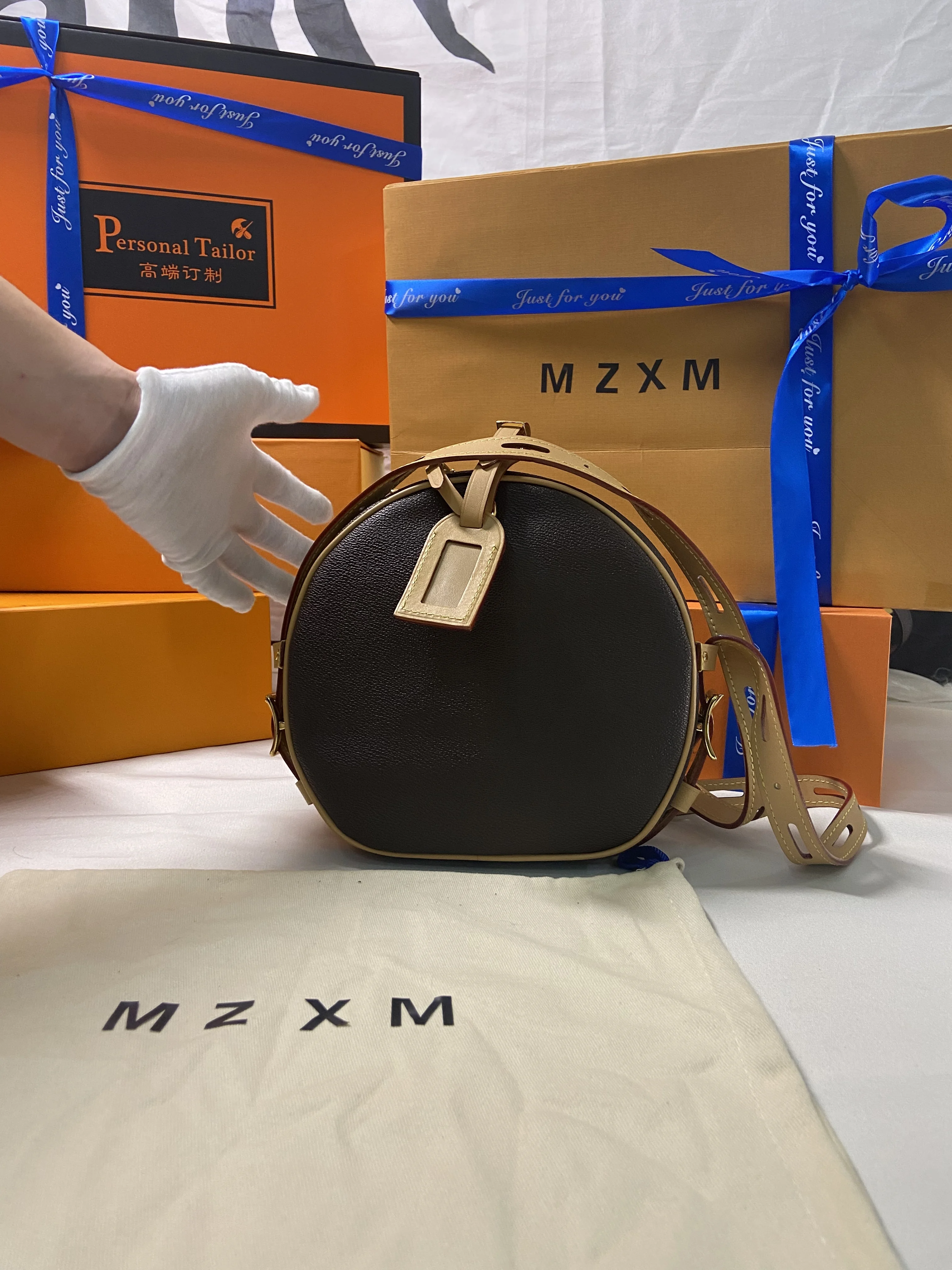 

VIP Luxury Designer Bag Women's Handbag Hat box Crossbody bag Monogram High Quality Y2K Cowhide Classic Canvas Rivet Vintage
