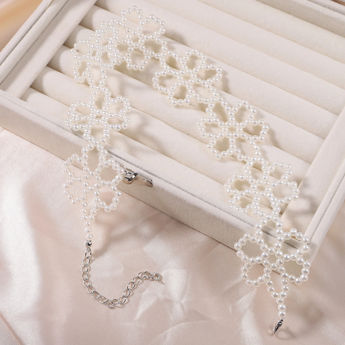 Лучшая леди 2022 Новая весенняя мода Шарм Бисерный Жемчужный Чокер с подвеской-цветком Рисовое бусины Бусы на ключицу Ювелирные изделия.