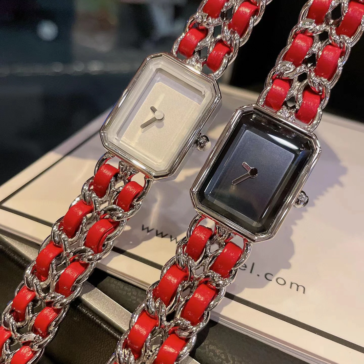 

Женские дизайнерские Роскошные брендовые часы высокого качества для мальчиков и друзей простые элегантные кварцевые часы с квадратной цеп...