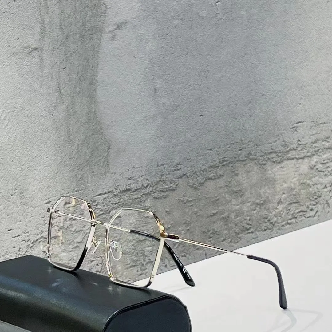 

Высокое чувство 2022 модный и зарубежный стиль новый продукт женское простое и универсальное плоское зеркало, темперамент и стиль