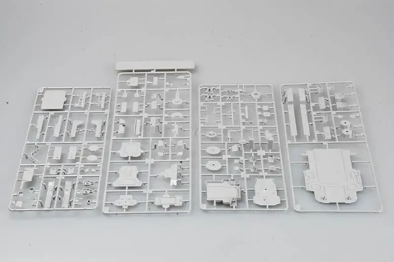 Trumpeter 04521 1/350 Русский крейсер Адмирал Лазарев в сборе комплект пластиковой модели