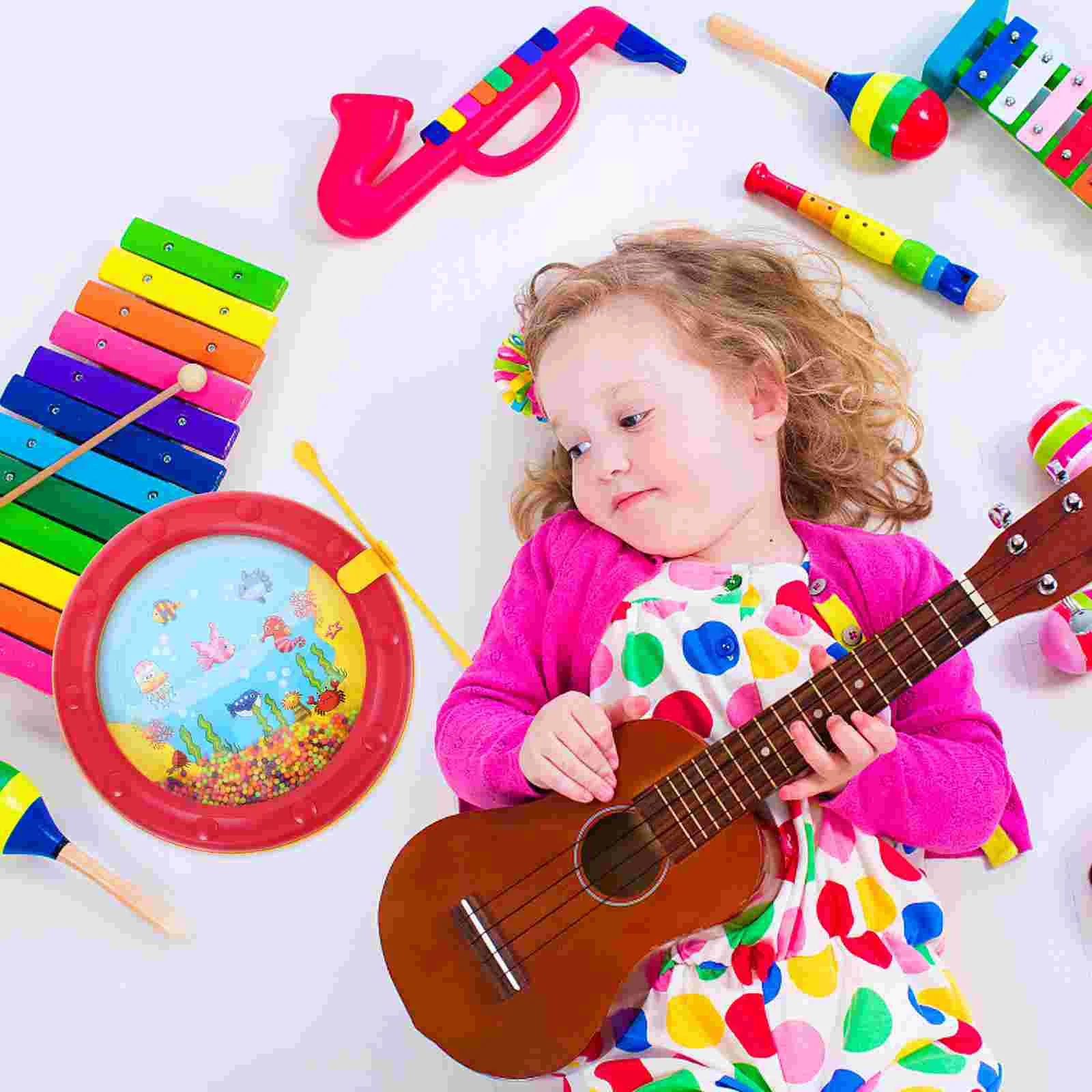 Плавное музыкальное. Музыкальные инструменты для детей. Дети играющие на музыкальных инструментах. Музыкальное развитие детей. Малыши играют.
