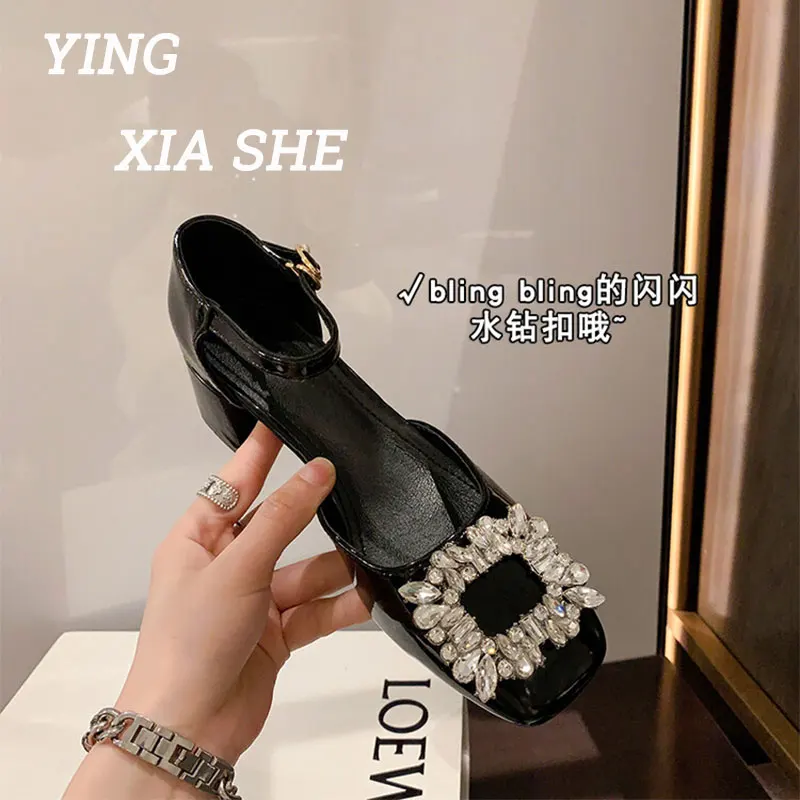 

High quality -- women's shoes Baotou sandals Shallow mouth heel square buckle diamond back empty single shoe