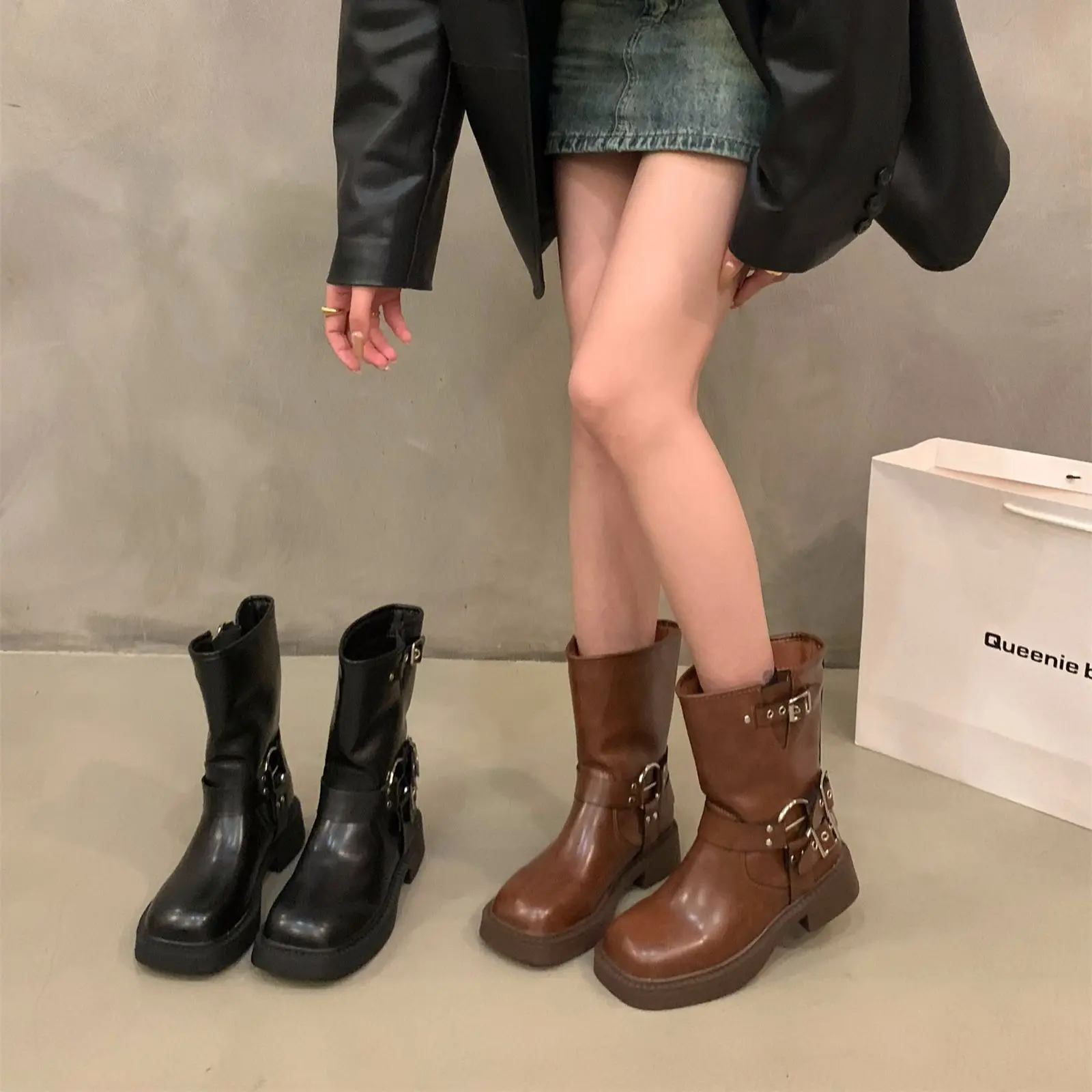 

Ботильоны женские с заклепками, короткие кожаные ботинки на платформе, низкий каблук, черные дизайнерские ботинки с ремешком и пряжкой, обувь в стиле рок, ковбойские ботинки в стиле панк