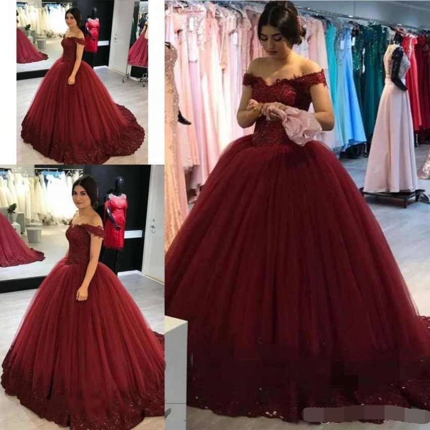 

2023 Ball Gown Quinceanera Dresses Off Shoulder Burgundy Lace Appliques Beads 16 Arabic Long Puffy Plus Size Party Prom dress