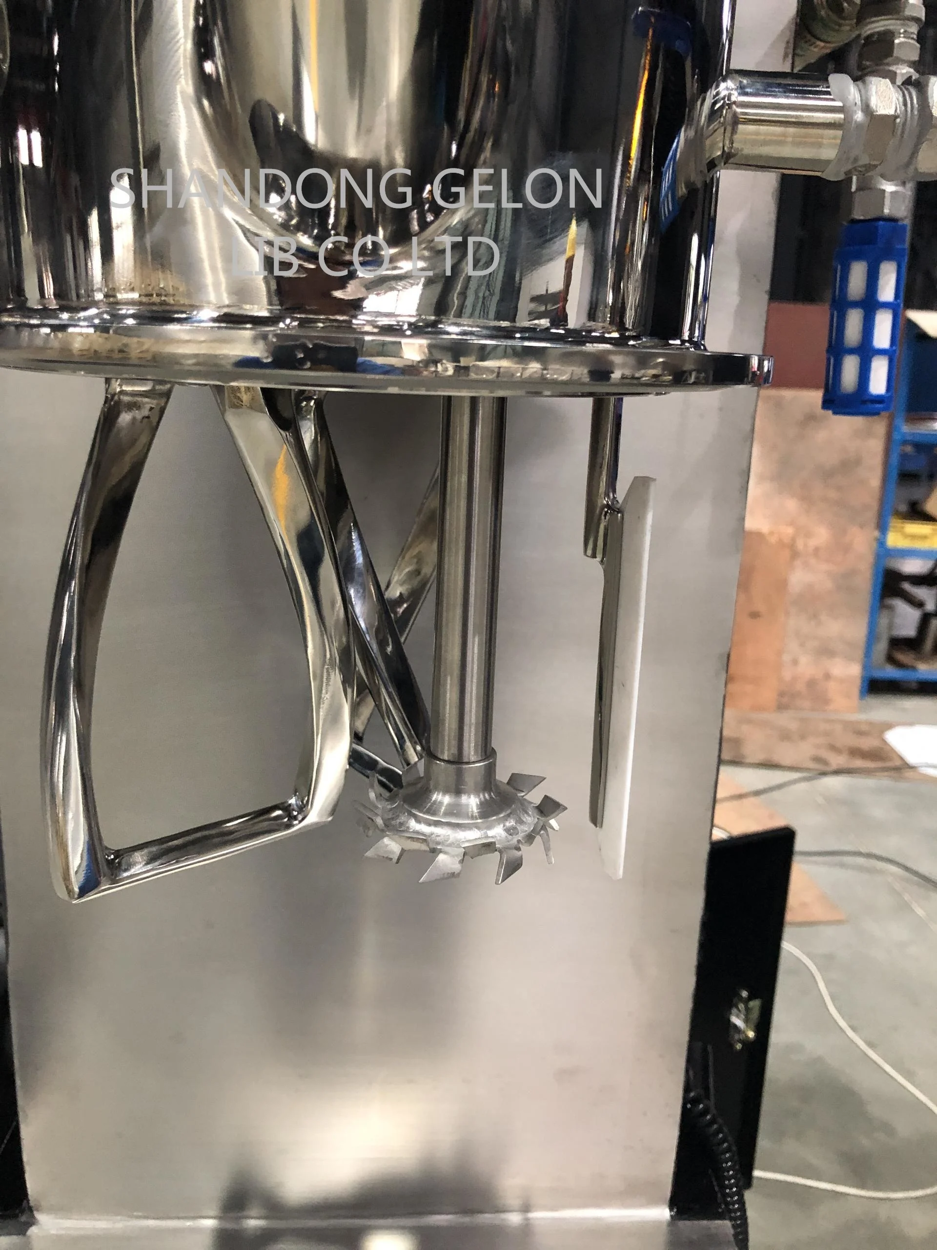 Рисунок 4 - Вакуумный смеситель с двумя планетарными