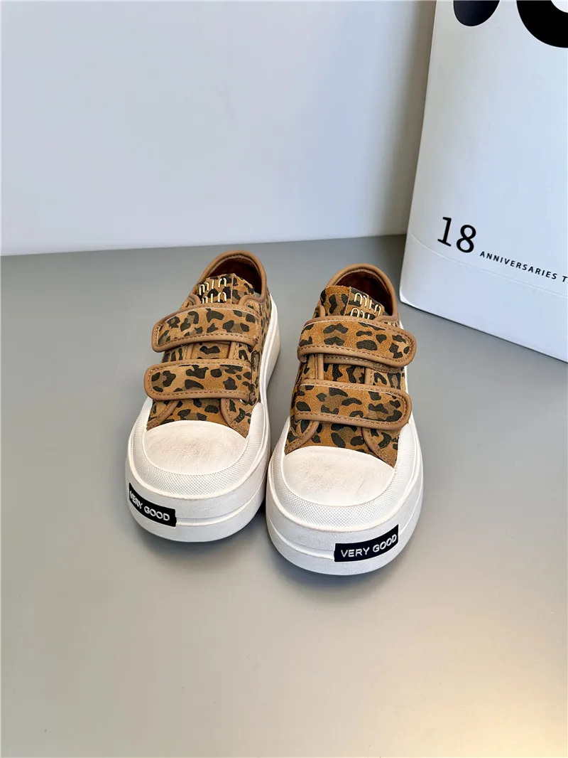 Женские удобные кроссовки на платформе с леопардовым принтом