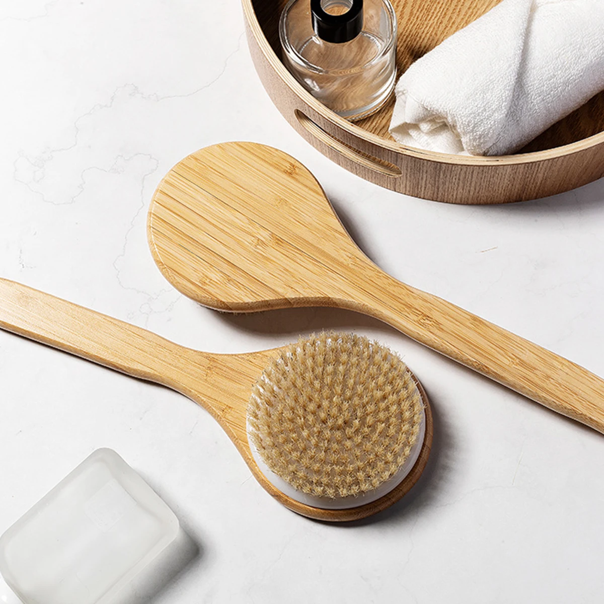 

New Body Brush for Shower Soft Bristle Bath Brush Long Handle Back Scrubber with Lanyard Back Cleaning Shower Scrubber