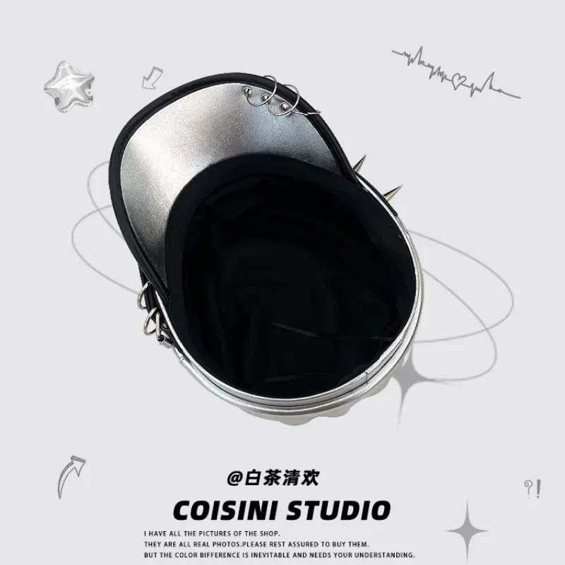 Кепка-берет Серебристая с заклепками в стиле панк