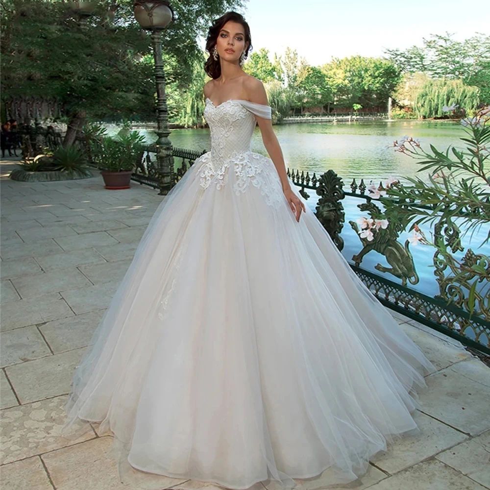 

Изысканное роскошное свадебное платье с 3D аппликацией, с открытыми плечами, без рукавов, Тюлевое ТРАПЕЦИЕВИДНОЕ платье принцессы, бальное платье на шнуровке сзади