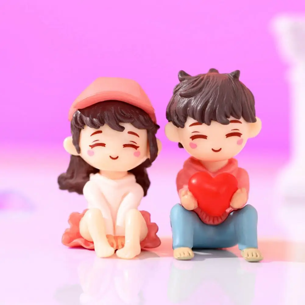 

2Pcs Couple Dolls Creative Sturdy Desktop Small Plastic Lovers Sculptures Wedding Decoration Couple Statues Lovers Figurines