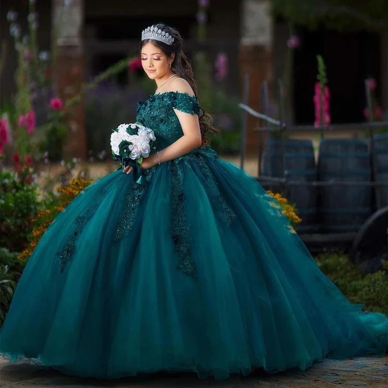 Купи Emerald Green Off The Shoulder Quinceanera Dresses Ball Gown Floral Appliques Lace Corset For Sweet 15 Girls Party Dresses за 14,592 рублей в магазине AliExpress