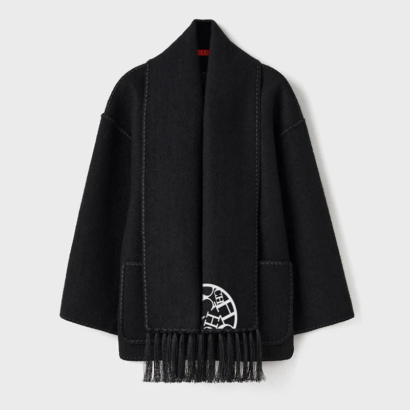 Рисунок 4 - Осень-зима 2023, серая куртка,