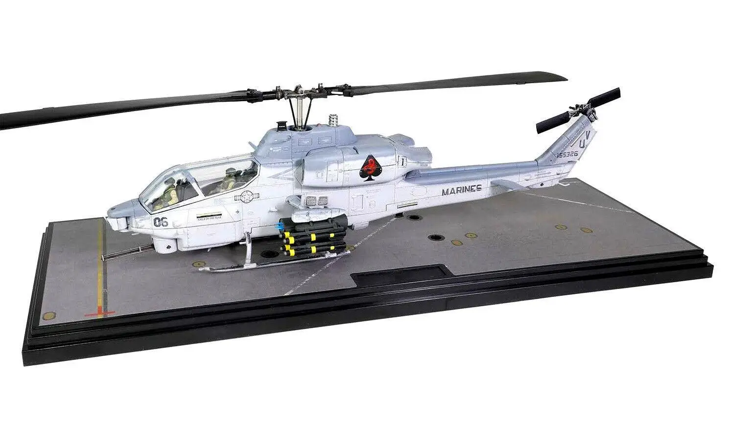 

Forces of Valor 1/48 USMC Bell AH-1W "Whiskey" Super Cobra Attack Helicopter