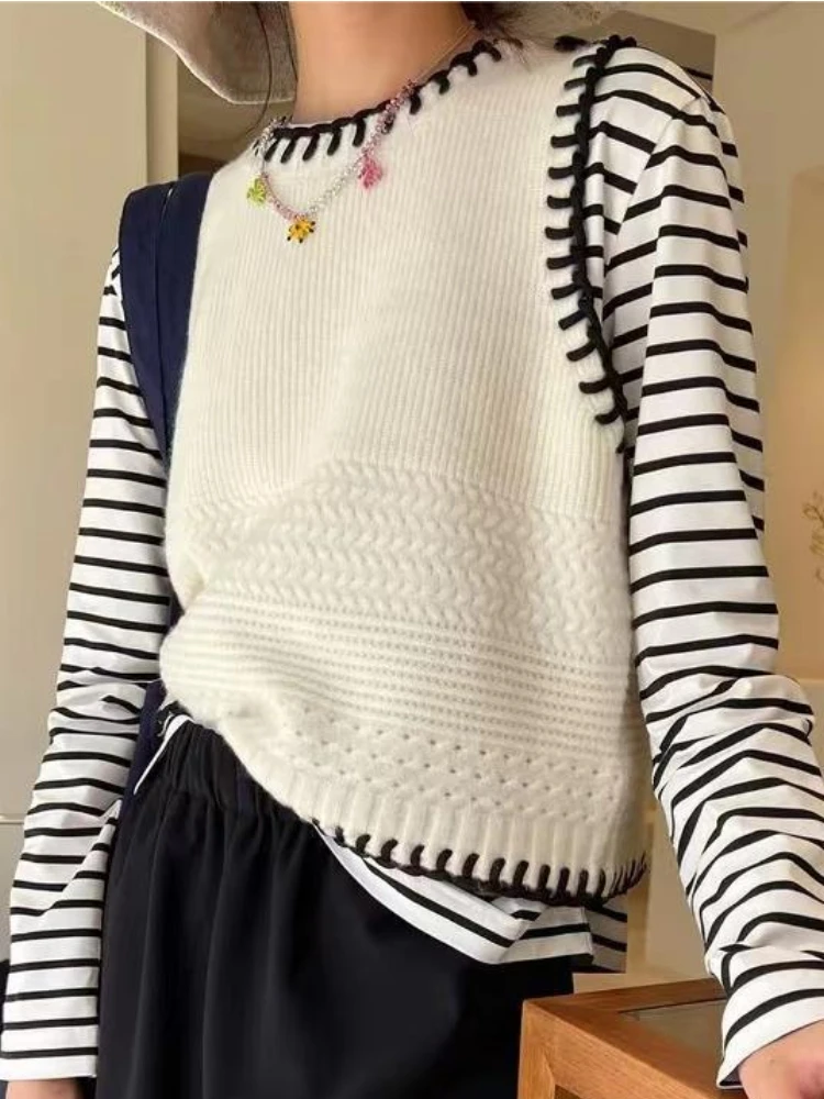 

2022 Autumn New Black Circle Webbing Knitted Knitted Sweater Round Neck Vest Women Vest