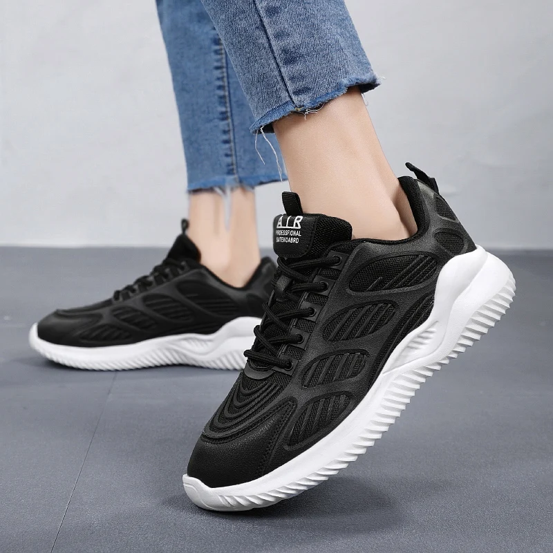 Fujeak Breathable Casual Women's Sneakers Non-slip Outdoor Running Shoes Lightweight Female Shoes Plus Size 42 Casual Footwear