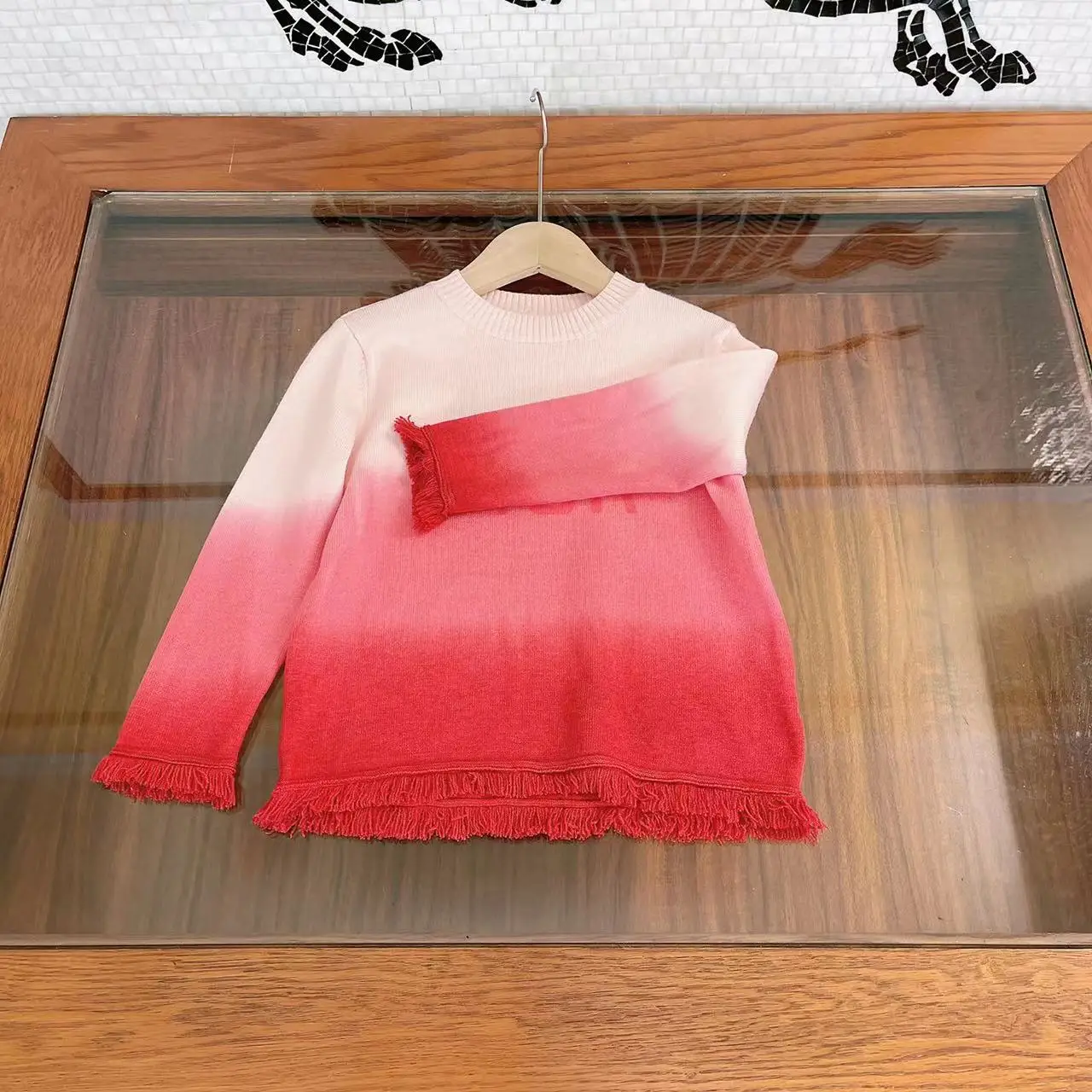 

Popular children's clothing 2022 early autumn new girl's Western-style sweet gradient knitted pullover sweater
