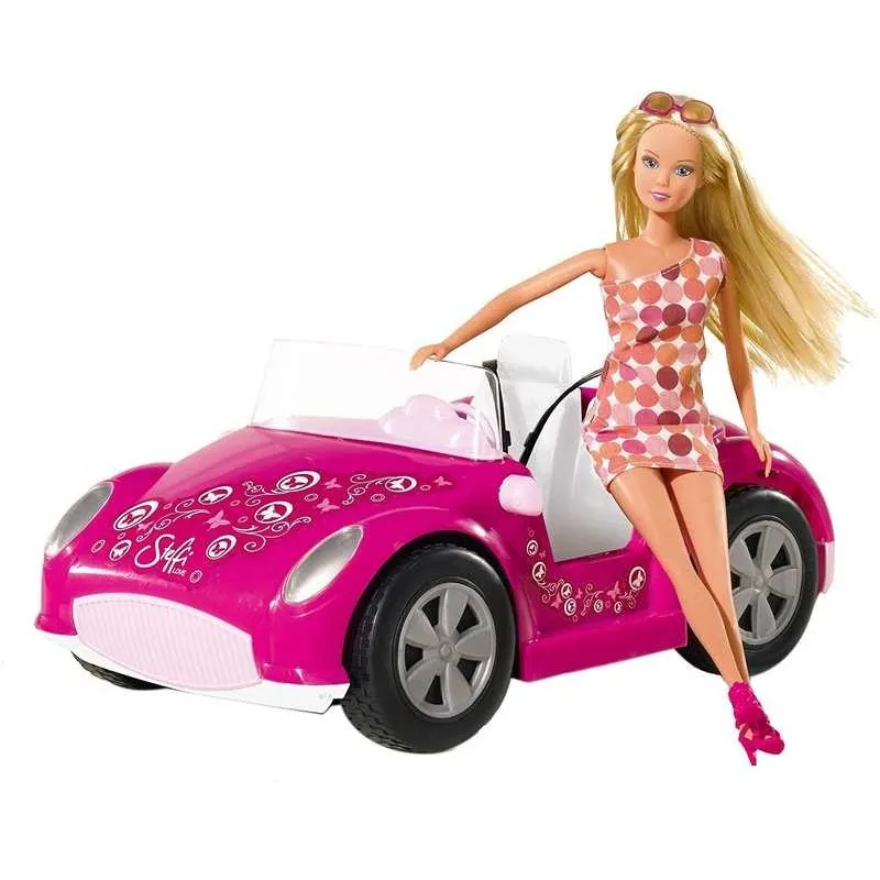 Steffi Love with beach car |