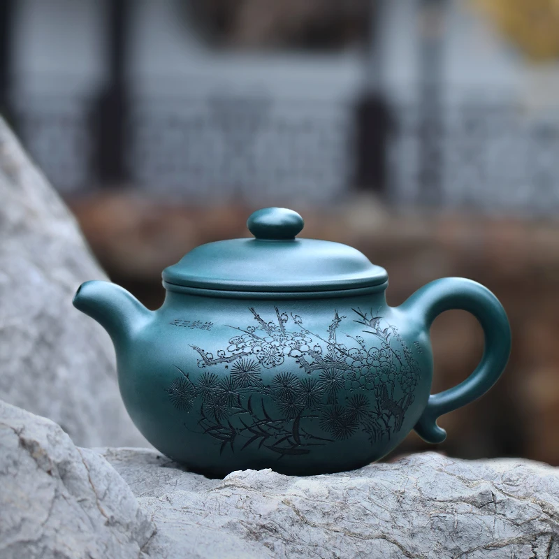 Рисунок 3 - Чайник из фиолетовой глины Yixing ручной работы