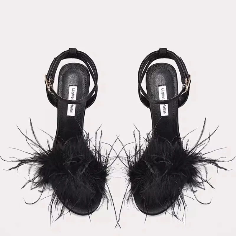 Рисунок 4 - Сандалии женские с перьями