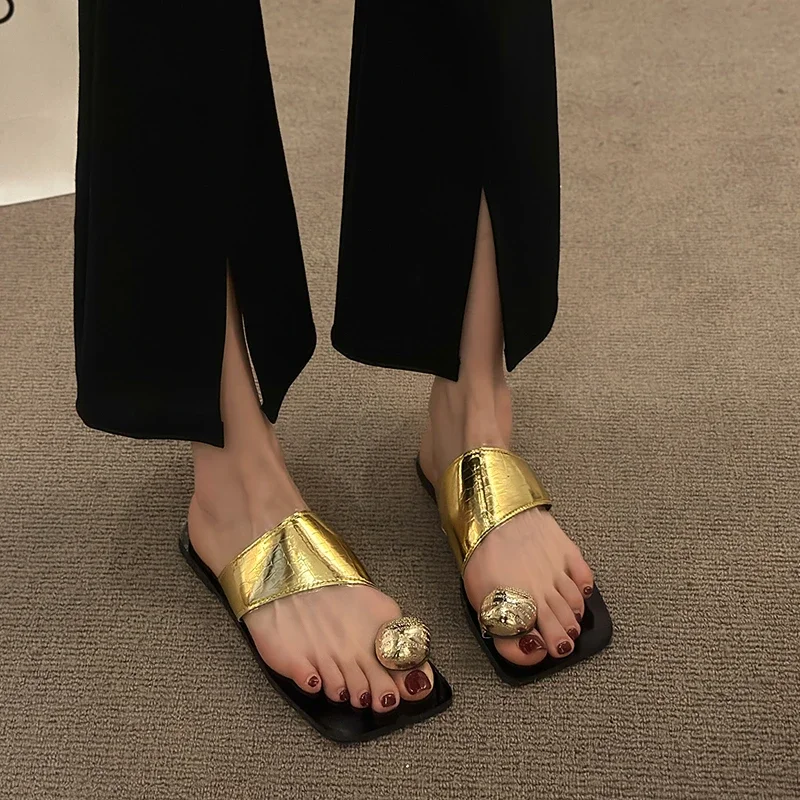 Сланцы Женские однотонные пикантные T-тапочки летняя повседневная обувь пляжные