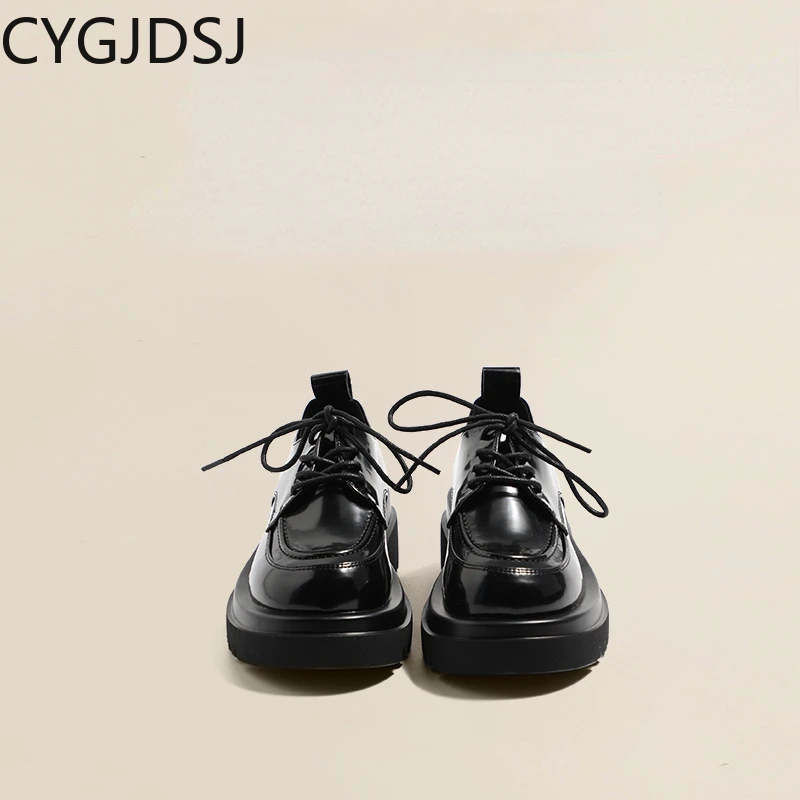 

Кроссовки женские из лакированной кожи, туфли-оксфорды на платформе, массивные, низкий каблук, роскошные