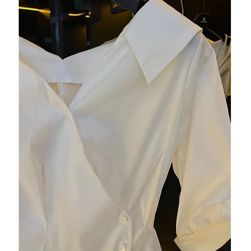 Женская блузка на пуговицах элегантная однотонная плиссированная облегающая с