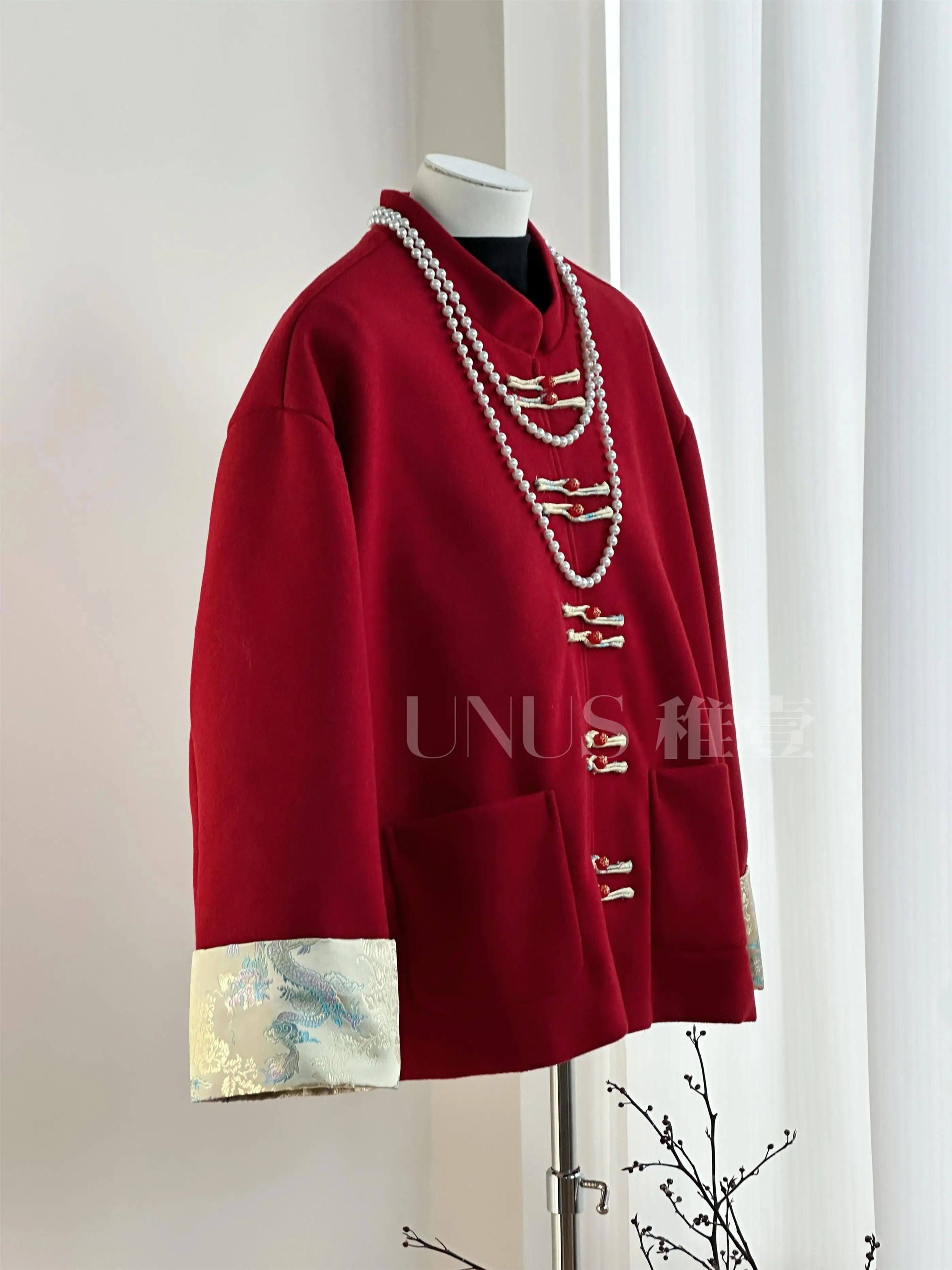 Unus Zhi Wool Woolen Thick Coat New Chinese Sle Red Embroidered Jacquard Patchwork Year Buckle High end