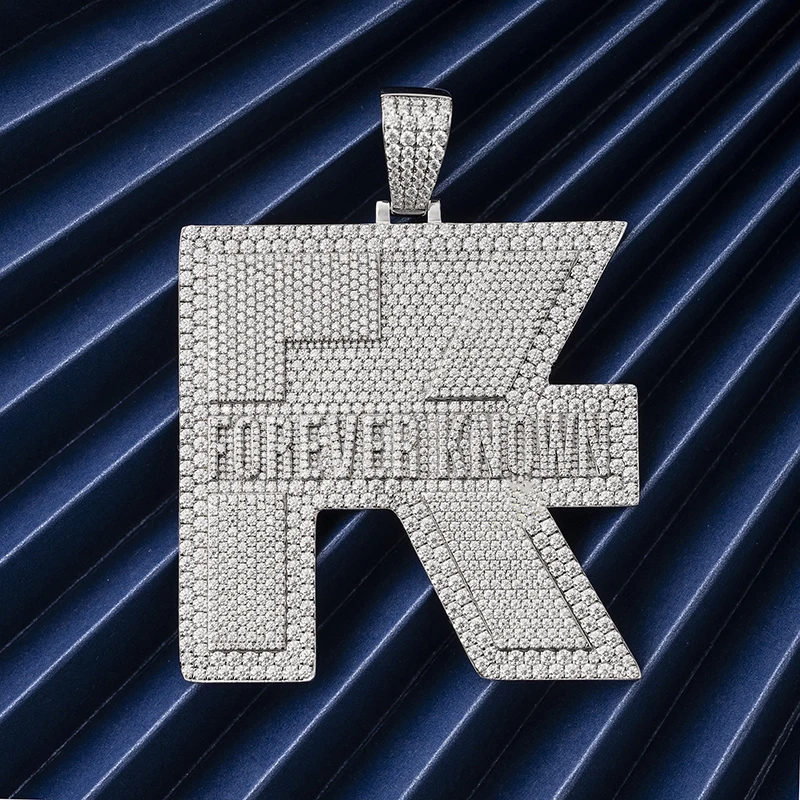 Кулон с муассанитом